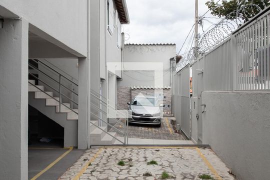 Garagem de casa à venda com 2 quartos, 64m² em Jaqueline, Belo Horizonte
