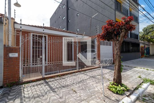 Fachada de casa à venda com 3 quartos, 120m² em Água Fria, São Paulo