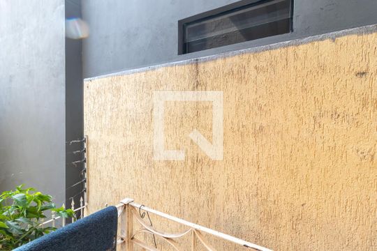 Corredor Lateral de casa à venda com 3 quartos, 120m² em Água Fria, São Paulo