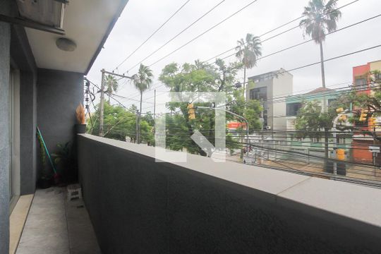 Varanda de apartamento à venda com 3 quartos, 85m² em Petrópolis, Porto Alegre