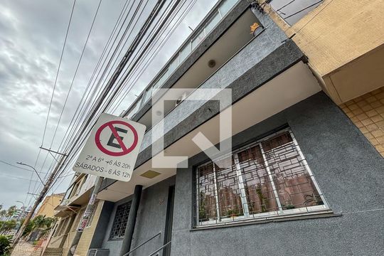 Fachada de apartamento à venda com 3 quartos, 85m² em Petrópolis, Porto Alegre