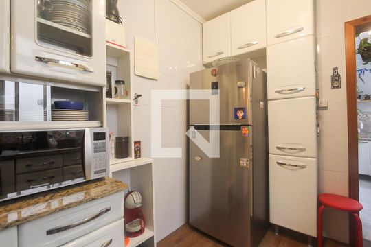Cozinha de apartamento à venda com 3 quartos, 85m² em Petrópolis, Porto Alegre