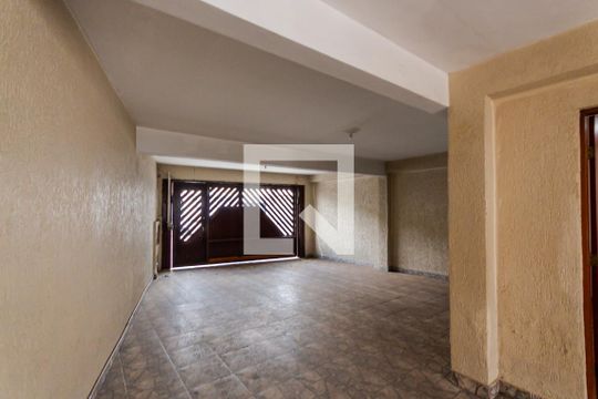 Garagem de casa à venda com 3 quartos, 260m² em Santa Maria, Santo André
