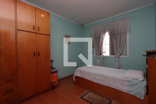 Suíte de casa à venda com 3 quartos, 480m² em Vila Alpina, São Paulo