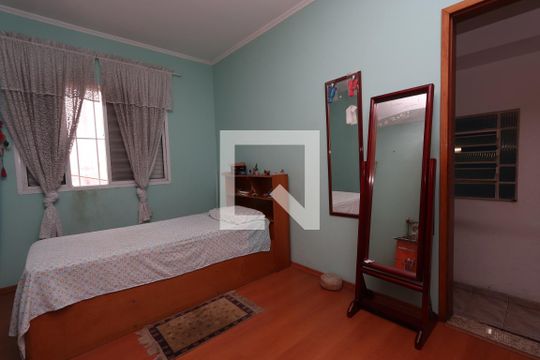 Suíte de casa à venda com 3 quartos, 480m² em Vila Alpina, São Paulo