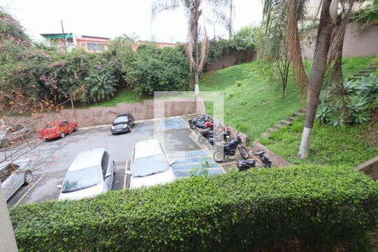Sala de apartamento para alugar com 2 quartos, 57m² em Veloso, Osasco