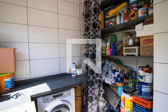 Área de Serviço de casa à venda com 5 quartos, 500m² em Vila Nivi, São Paulo
