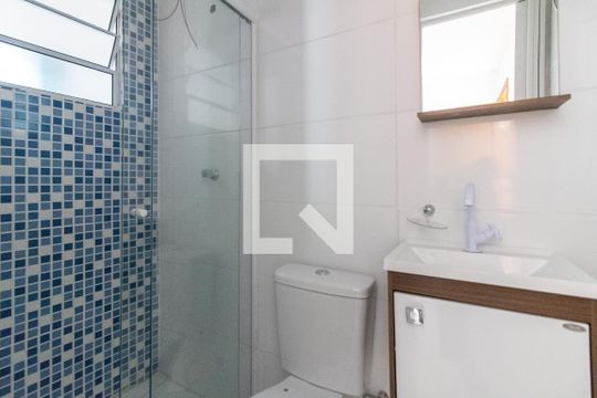 Banheiro de kitnet/studio para alugar com 1 quarto, 17m² em Gopouva, Guarulhos