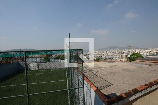 Vista da Sala/Cozinha de apartamento para alugar com 1 quarto, 45m² em Brás de Pina, Rio de Janeiro
