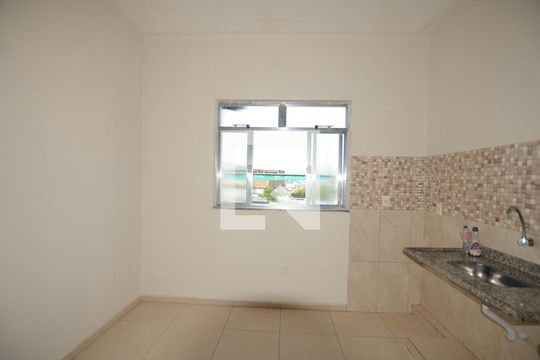 Sala/Cozinha de apartamento para alugar com 1 quarto, 45m² em Brás de Pina, Rio de Janeiro