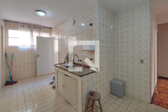Cozinha de apartamento para alugar com 2 quartos, 66m² em Cambuí, Campinas