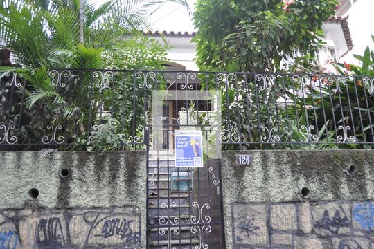 Fachada de casa à venda com 3 quartos, 149m² em Cachambi, Rio de Janeiro