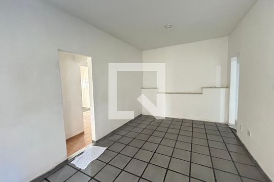 Sala de casa para alugar com 3 quartos, 94m² em Vila Valqueire, Rio de Janeiro