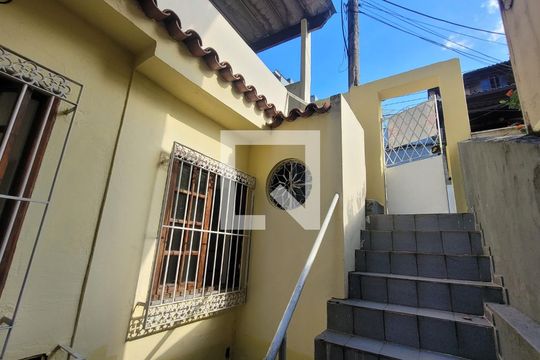 Área Externa de casa para alugar com 3 quartos, 94m² em Vila Valqueire, Rio de Janeiro