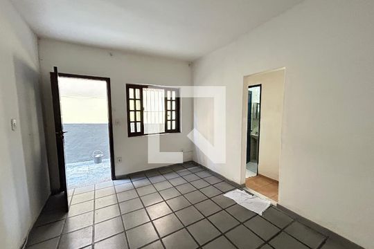 Sala de casa para alugar com 3 quartos, 94m² em Vila Valqueire, Rio de Janeiro