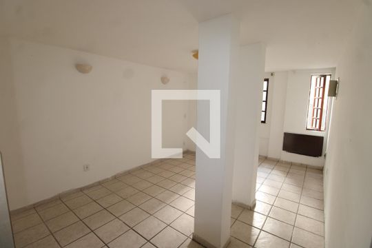 Sala de casa à venda com 3 quartos, 94m² em Vila Valqueire, Rio de Janeiro
