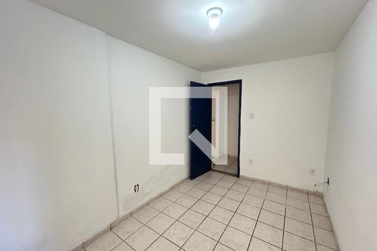 Quarto 1 de casa para alugar com 3 quartos, 94m² em Vila Valqueire, Rio de Janeiro