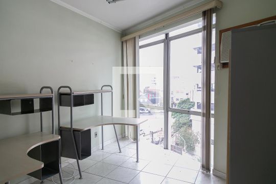 Sala de kitnet/studio para alugar com 0 quarto, 30m² em Azenha, Porto Alegre