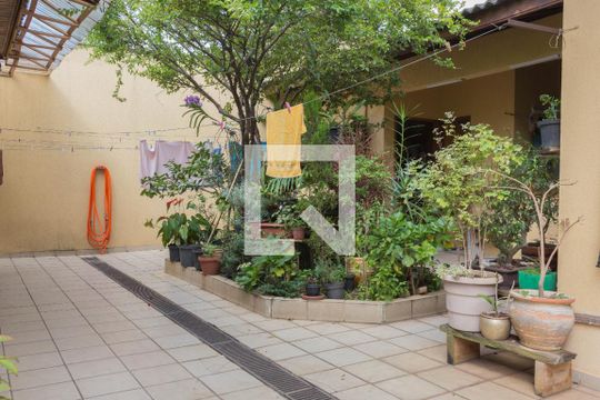 Área comum de casa à venda com 5 quartos, 200m² em Jardim do Mar, São Bernardo do Campo