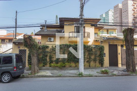 Fachada de casa à venda com 5 quartos, 200m² em Jardim do Mar, São Bernardo do Campo