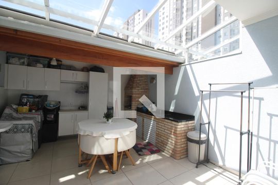 Quintal de casa à venda com 4 quartos, 300m² em Jardim Prudência, São Paulo
