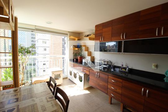Varanda de apartamento à venda com 2 quartos, 76m² em Vila Olímpia, São Paulo