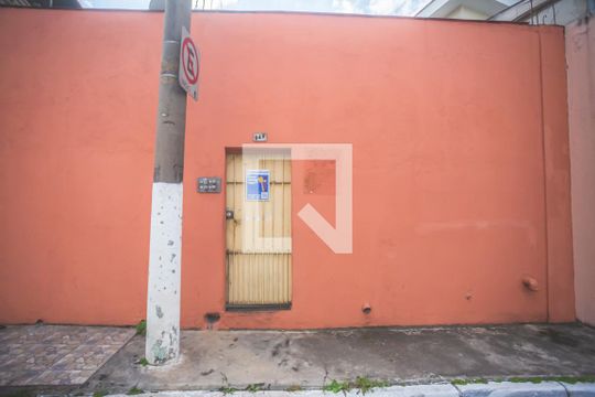 Fachada de casa para alugar com 1 quarto, 45m² em Jardim Oriental, São Paulo