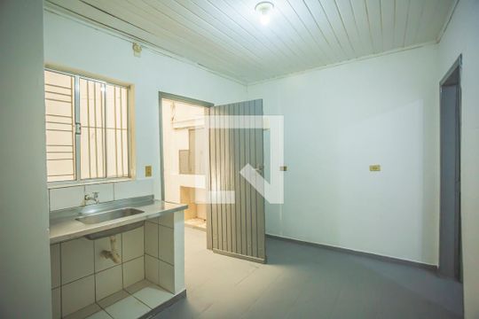 Sala / Cozinha de casa para alugar com 1 quarto, 45m² em Jardim Oriental, São Paulo