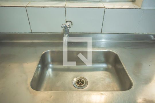 Sala / Cozinha de casa para alugar com 1 quarto, 45m² em Jardim Oriental, São Paulo