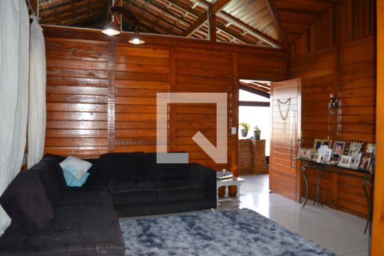 Casa à venda com 4 quartos, 372m² em Arvoredo Ii, Contagem