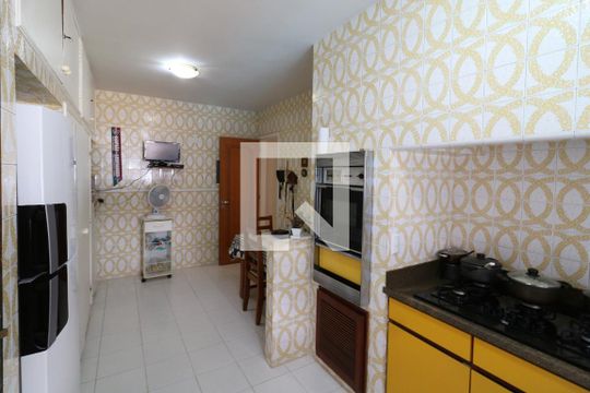 Cozinha de casa à venda com 4 quartos, 190m² em Jardim Guanabara, Rio de Janeiro
