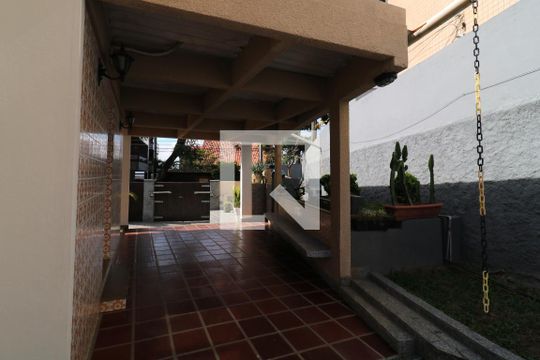 Garagem de casa à venda com 4 quartos, 190m² em Jardim Guanabara, Rio de Janeiro