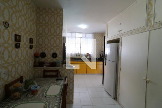Cozinha de casa à venda com 4 quartos, 190m² em Jardim Guanabara, Rio de Janeiro