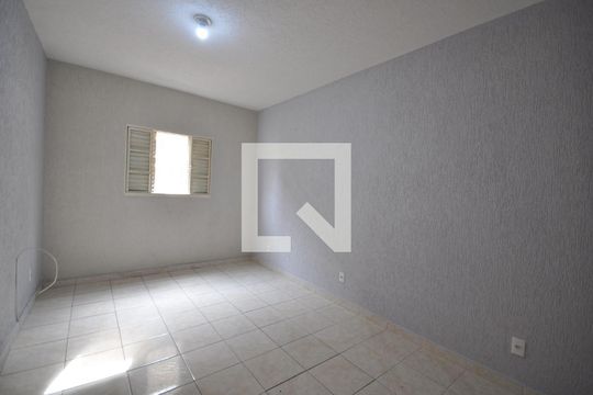 Quarto 2 de casa para alugar com 2 quartos, 107m² em Vila Paulistana, São Paulo