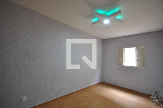 Quarto 1 de casa para alugar com 2 quartos, 107m² em Vila Paulistana, São Paulo