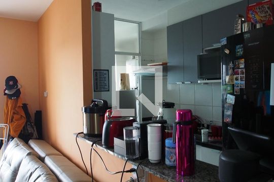 Sala de apartamento à venda com 2 quartos, 70m² em Vila das Hortências, Jundiaí