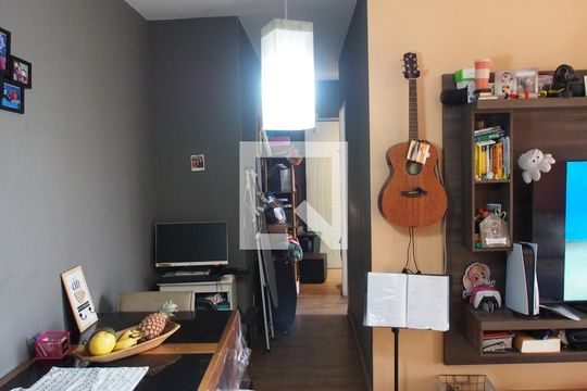 Sala de apartamento à venda com 2 quartos, 70m² em Vila das Hortências, Jundiaí