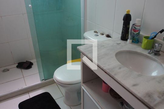 Banheiro de apartamento à venda com 2 quartos, 70m² em Vila das Hortências, Jundiaí