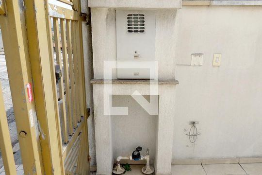 Garagem - Registro e Caixa de Energia de casa à venda com 3 quartos, 108m² em Vila Pereira Barreto, São Paulo