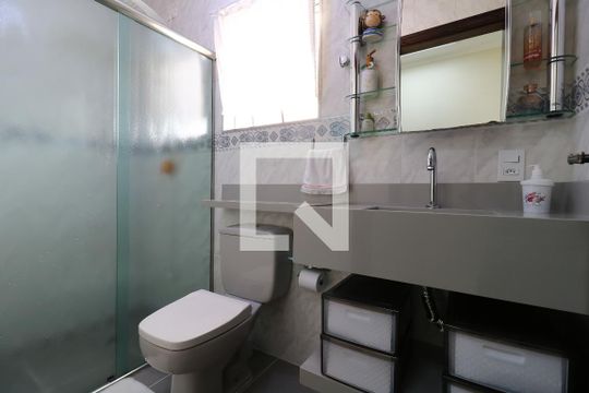 Banheiro Social de apartamento à venda com 3 quartos, 83m² em Campestre, Santo André