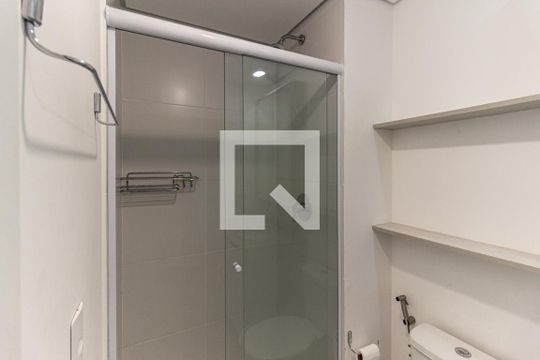 Banheiro de kitnet/studio à venda com 1 quarto, 16m² em Santa Efigênia, São Paulo