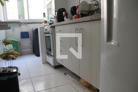 Cozinha de apartamento à venda com 2 quartos, 59m² em Jardim Paraventi, Guarulhos
