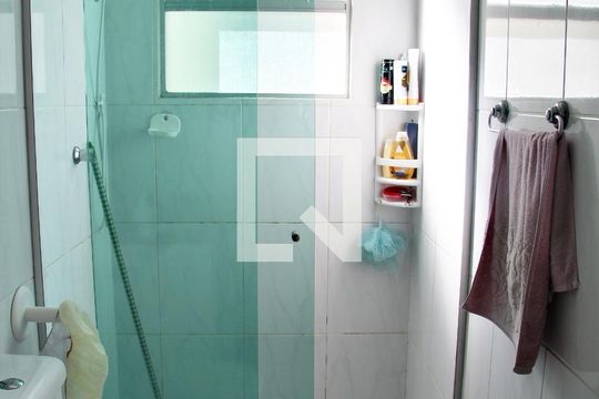 Banheiro de apartamento à venda com 2 quartos, 59m² em Jardim Paraventi, Guarulhos
