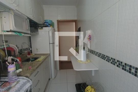 Cozinha de apartamento à venda com 2 quartos, 59m² em Jardim Paraventi, Guarulhos