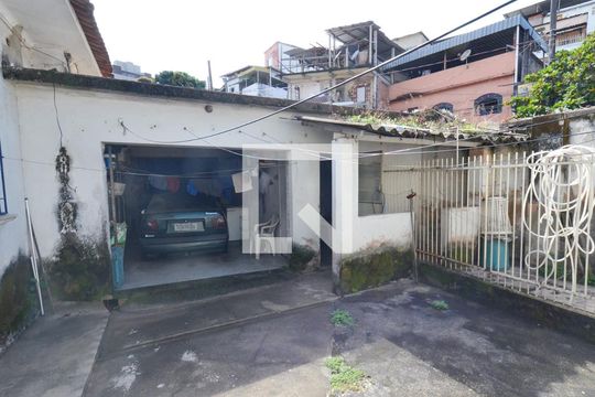 Garagem de casa à venda com 3 quartos, 360m² em São Lucas, Belo Horizonte