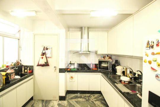 Cozinha de apartamento à venda com 3 quartos, 115m² em Colégio Batista, Belo Horizonte