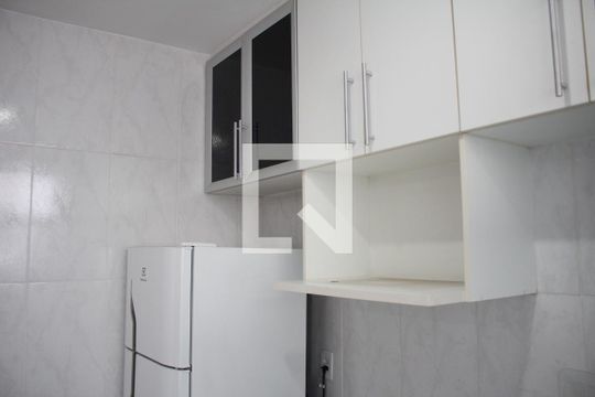 Cozinha de apartamento para alugar com 2 quartos, 45m² em Fonte Grande, Contagem
