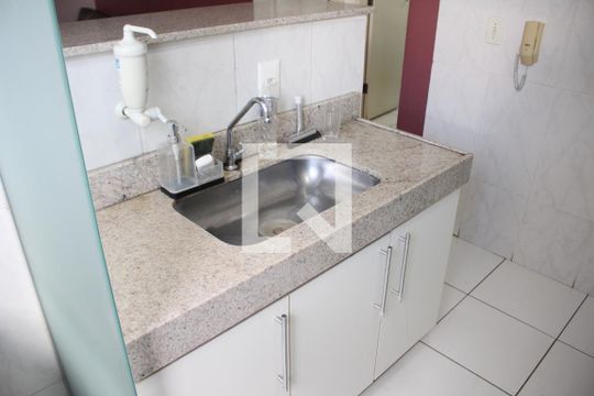 Cozinha de apartamento para alugar com 2 quartos, 45m² em Fonte Grande, Contagem
