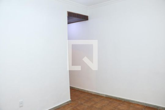 Sala de casa para alugar com 2 quartos, 60m² em Metrópole, Nova Iguaçu