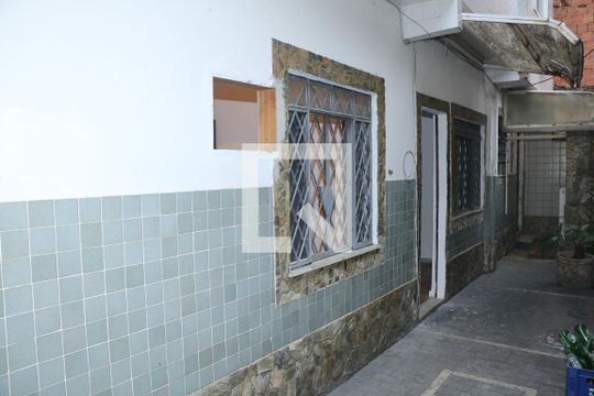 Área comum de casa para alugar com 2 quartos, 60m² em Metrópole, Nova Iguaçu